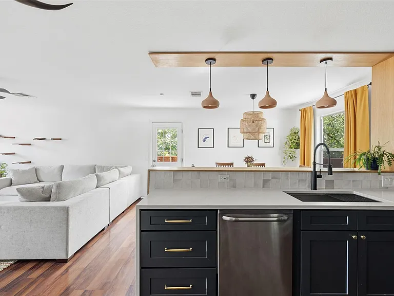 1616 Strickland Dr — Photo 11