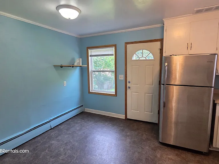 727 Thomas Ave N #2 — Photo 4