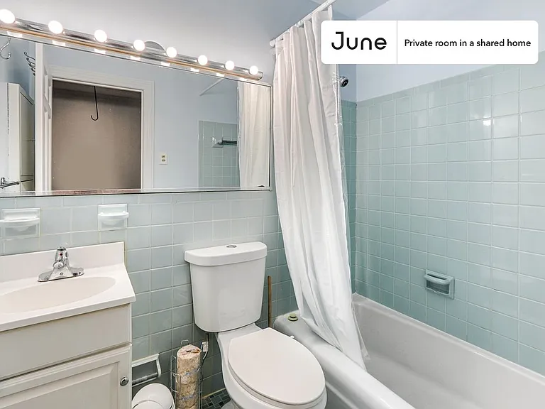 511 G St SW #E — Photo 15
