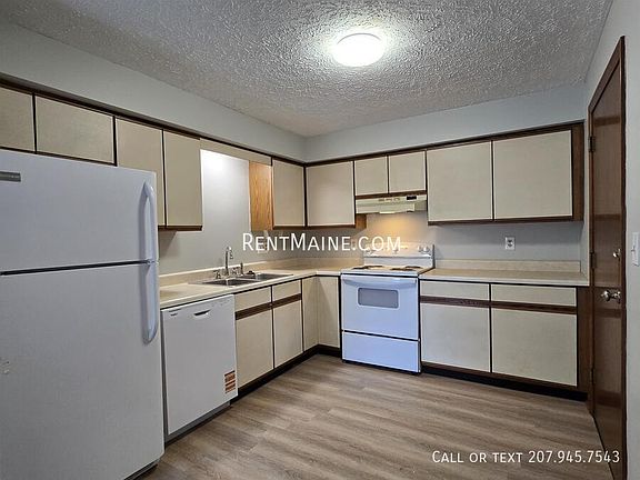 3rd image of 10 Hartley St APT 7