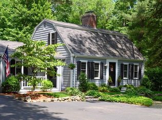39 Cushing St, Hingham, MA 02043