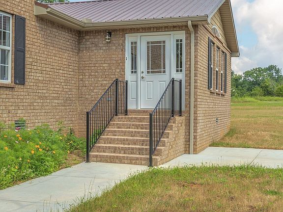 2nd image of 5065 Craddock Rd