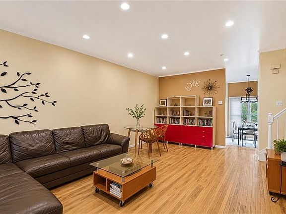 4th image of 26 Cobblers Ln