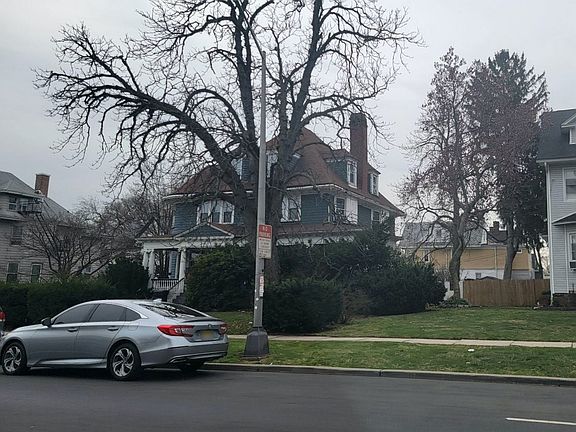 2nd image of 328 Park Ave