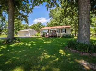 14585 Spruce Dr NE, Alliance, OH 44601