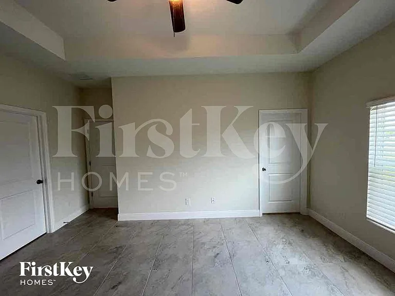 633 NW 28th St — Photo 13