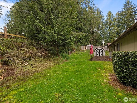 3rd image of 26217 Edgewater Place NW