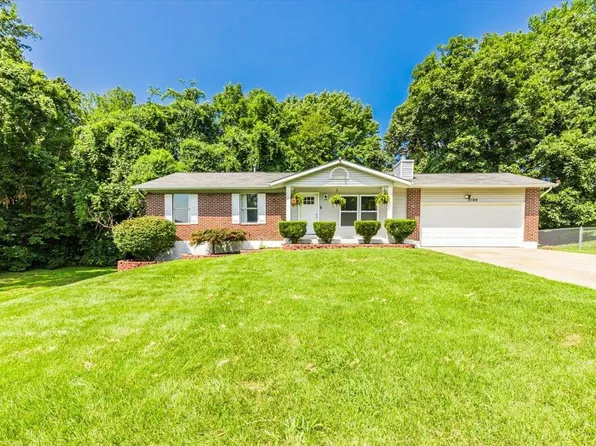 2100 S Barrington Ct, Arnold, MO 63010