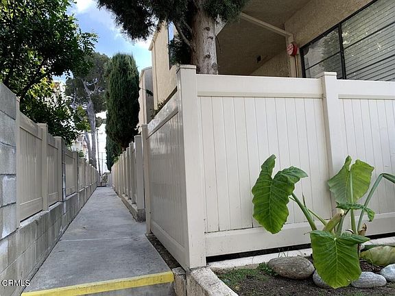 3rd image of 1018 Arcadia Ave Unit 2