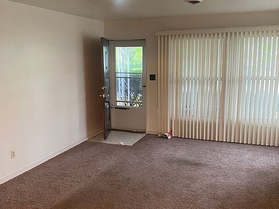 5th image of 775 Ernroe Dr