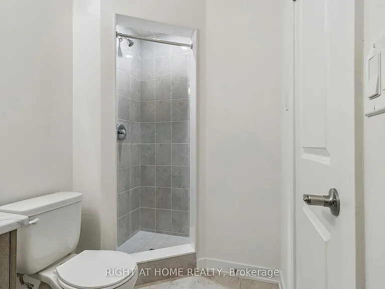 15100 Yonge St #206 — Photo 33