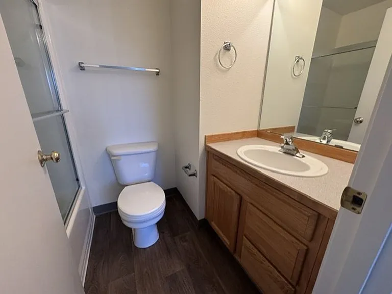 744 NE Savannah Dr — Photo 10