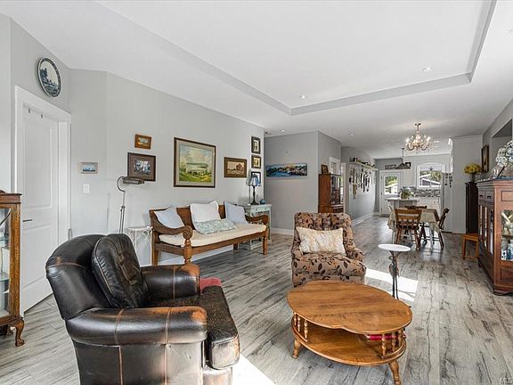 5th image of 404 10th St