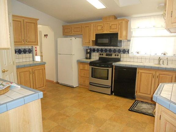 3rd image of 11404 E 38th Ln