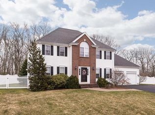 171 Quail Creek Rd, North Attleboro, MA 02760