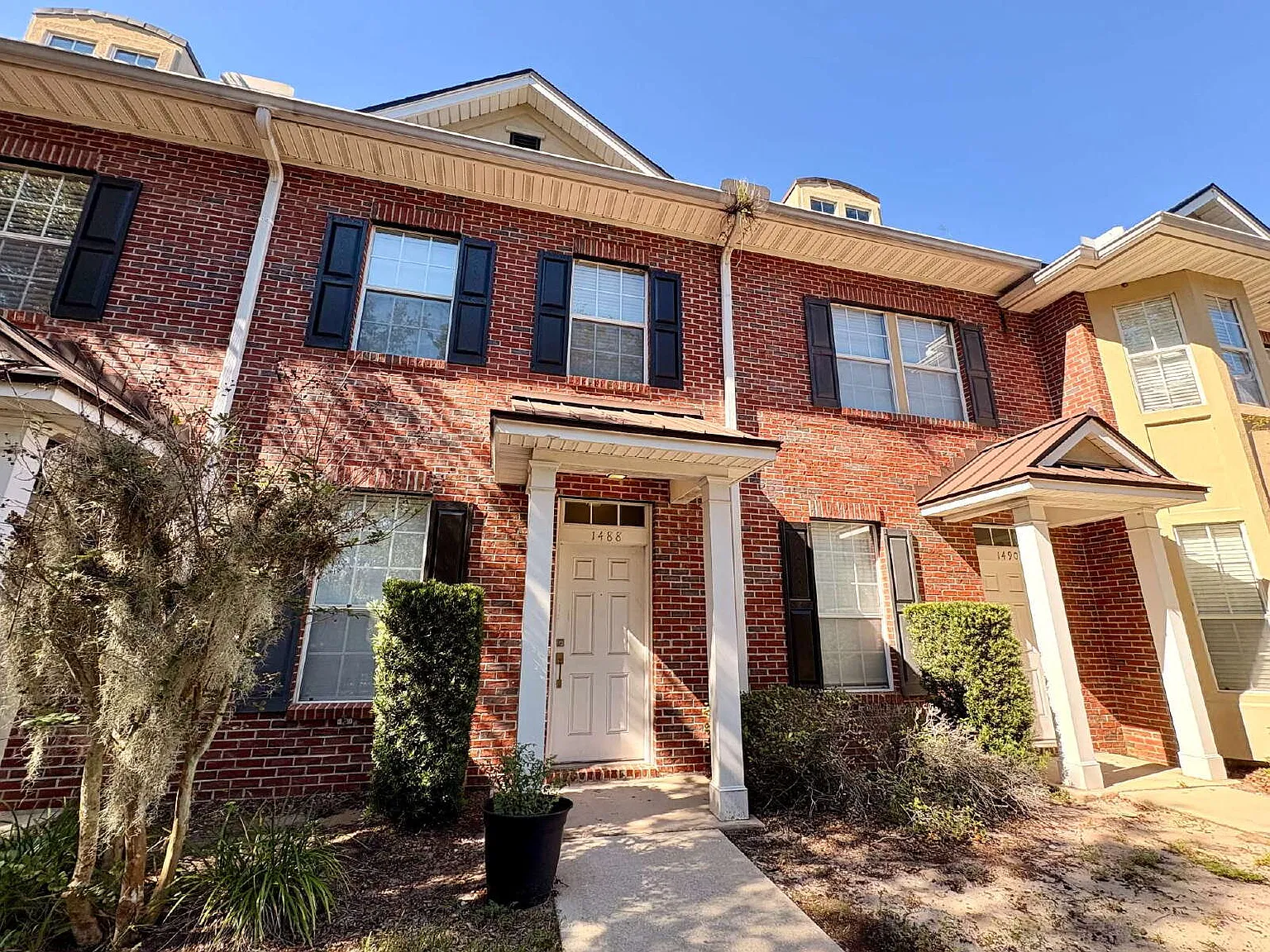2 bed, 2.5 bath, 1008 sqft, $1,650 — Photo 1