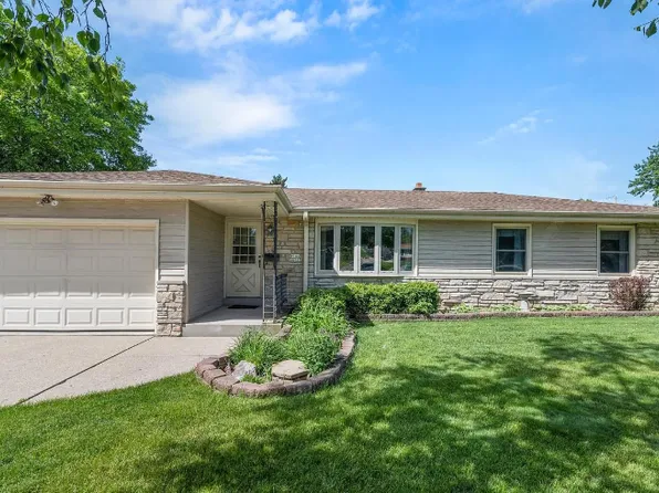 W184N8987 Maryhill Dr, Menomonee Falls, WI 53051