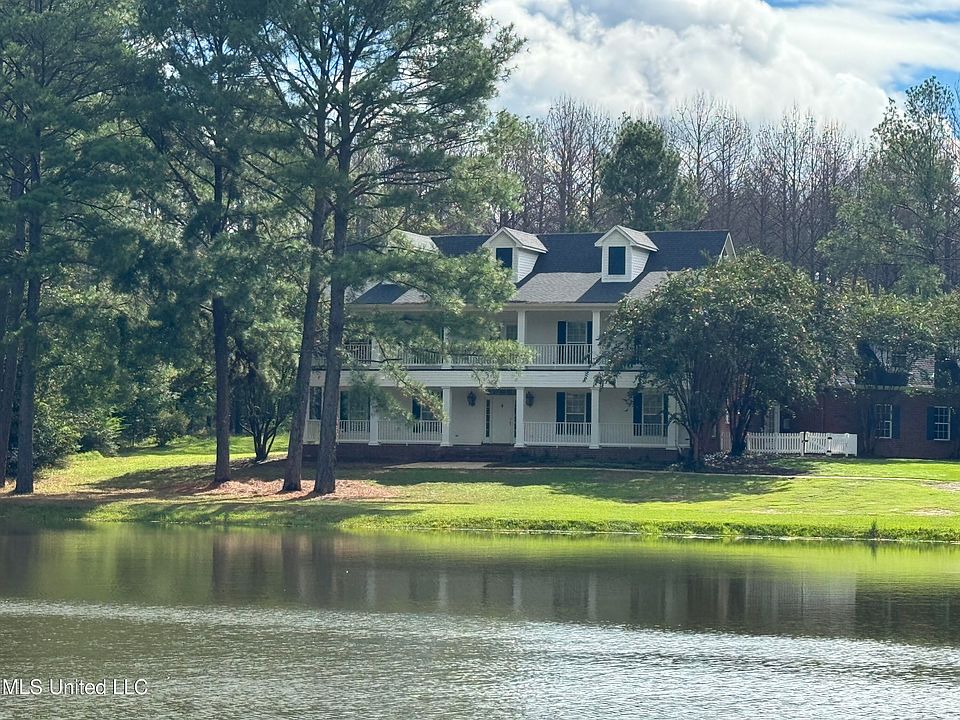 1st image of 132 Lakeshire Pkwy