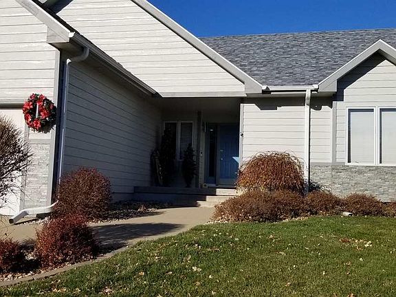 3rd image of 4817 Bradford Ln