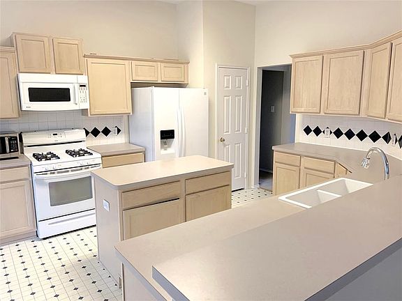 5th image of 10900 Brandenberg Dr