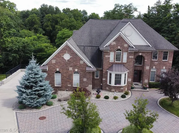 15960 Pine Valley Dr, Northville, MI 48168