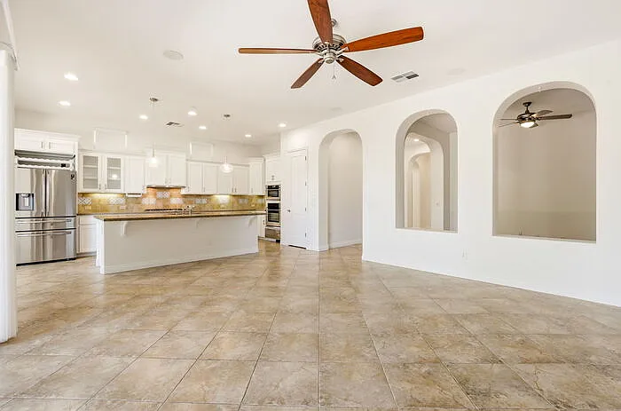 1589 E Vesper Trl — Photo 19