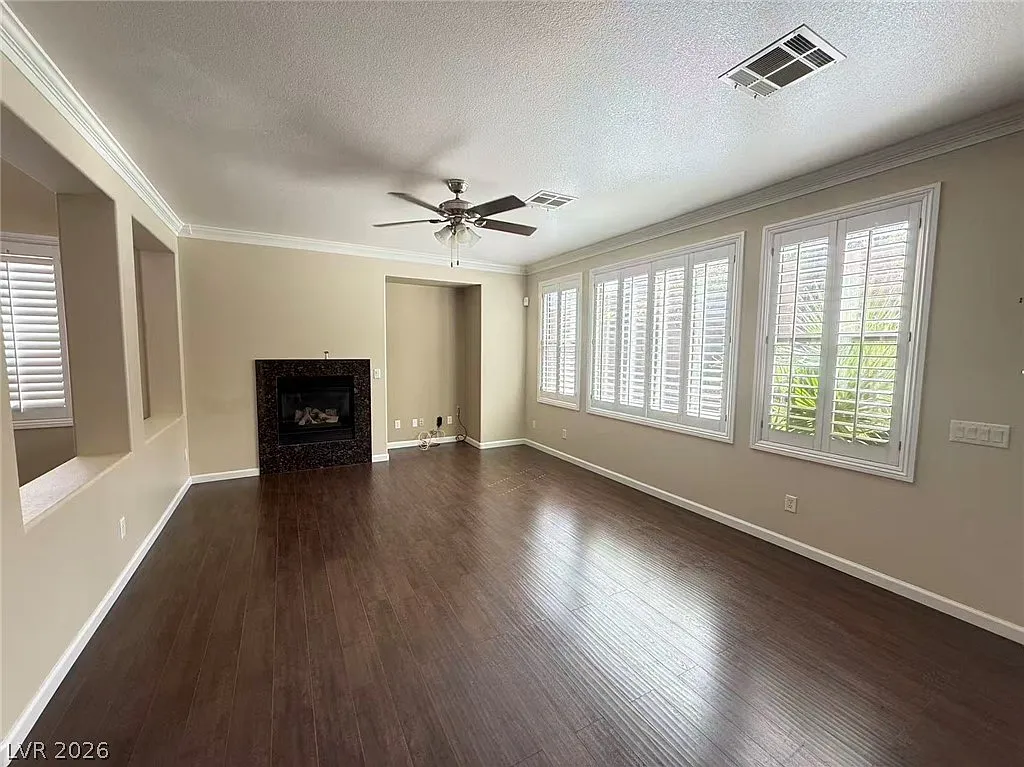 5 bed, 3.0 bath, 2431 sqft, $2,890 — Photo 4
