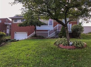 360 Livingston Rd, West Mifflin, PA 15122