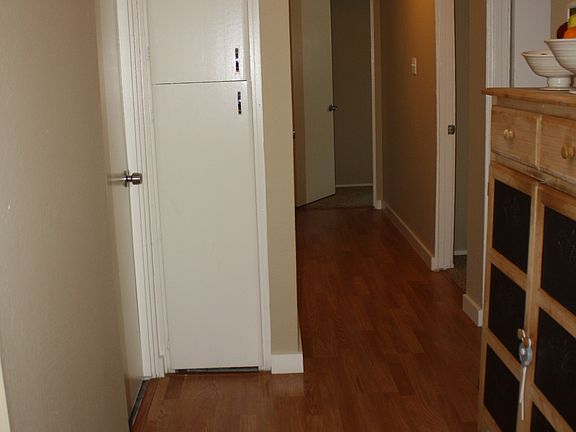 3rd image of 3628 Van Owen St