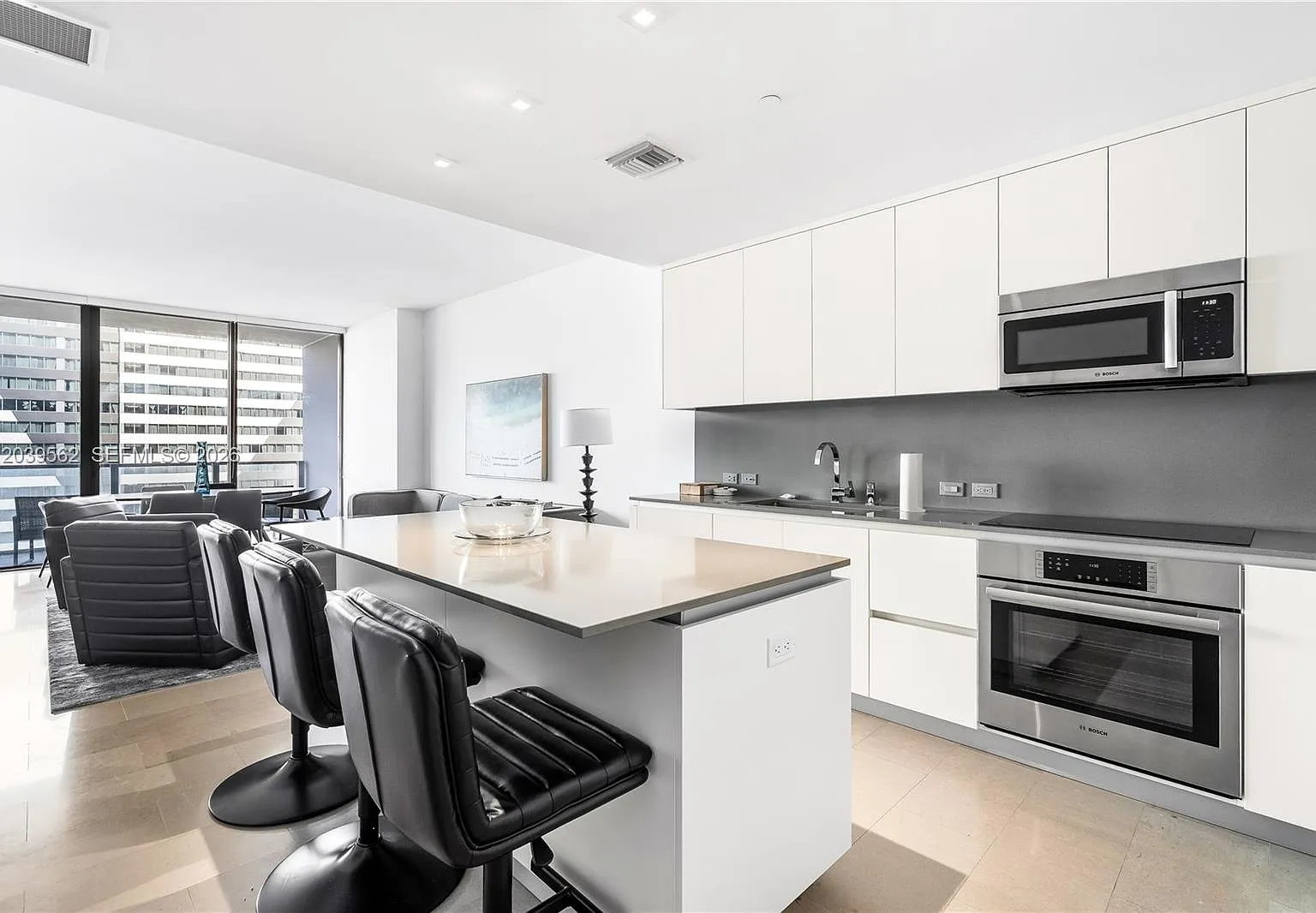 Rise Condo — Photo 1