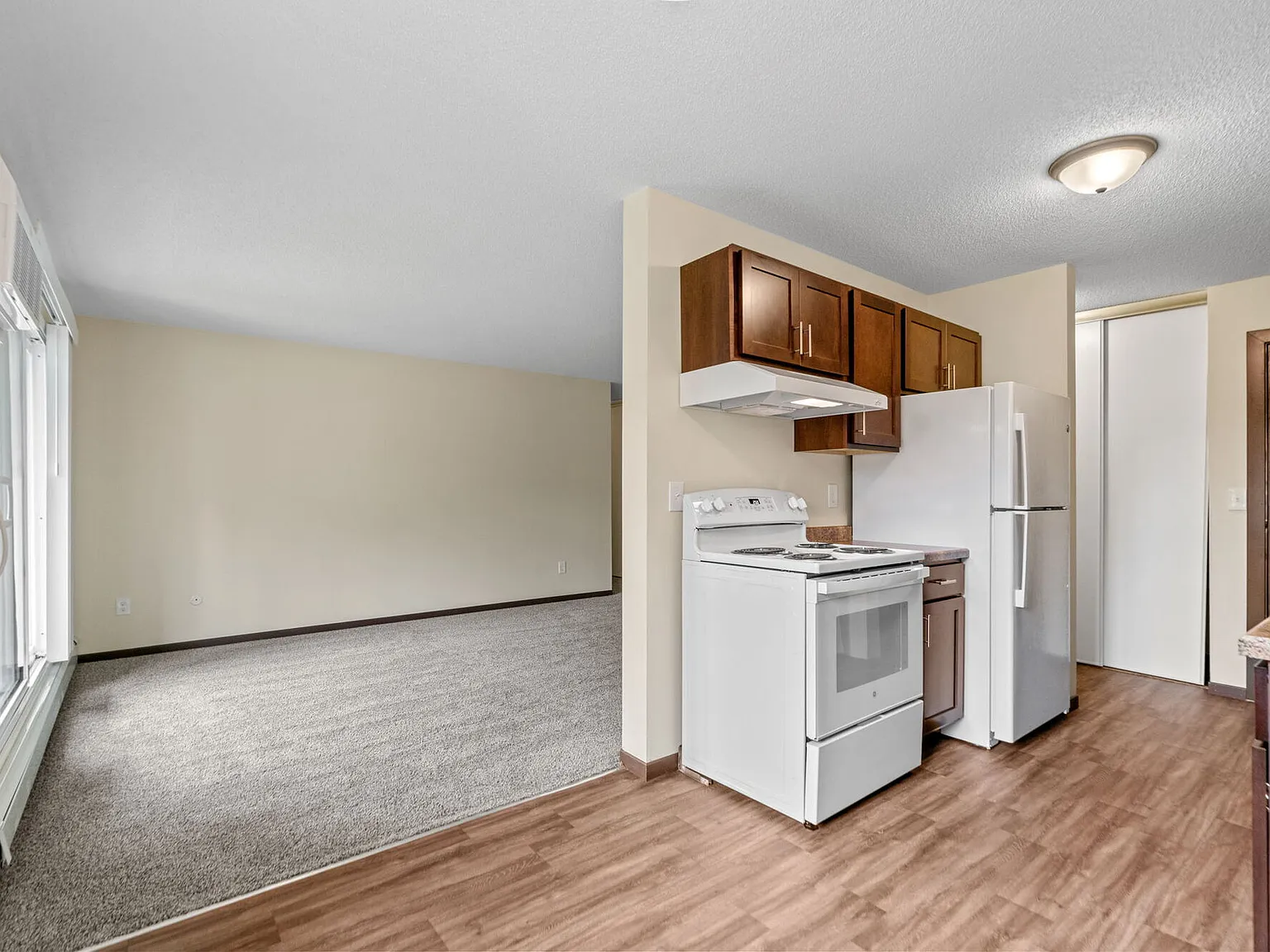 Lamplighter Village Apartments — Photo 2