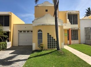 11 Calle Raul Julia, Vega Alta, PR 00692