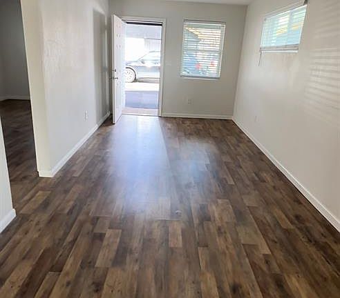 2nd image of 3805 Wipprecht St APT 6