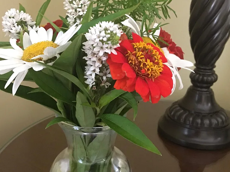 Fresh flowers upon arrival.