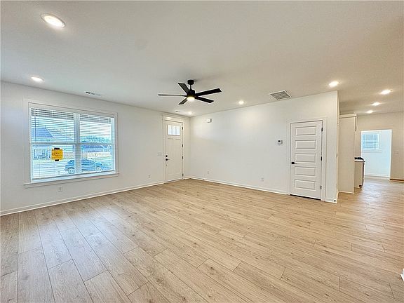 5th image of 2631 Relaxation Ave