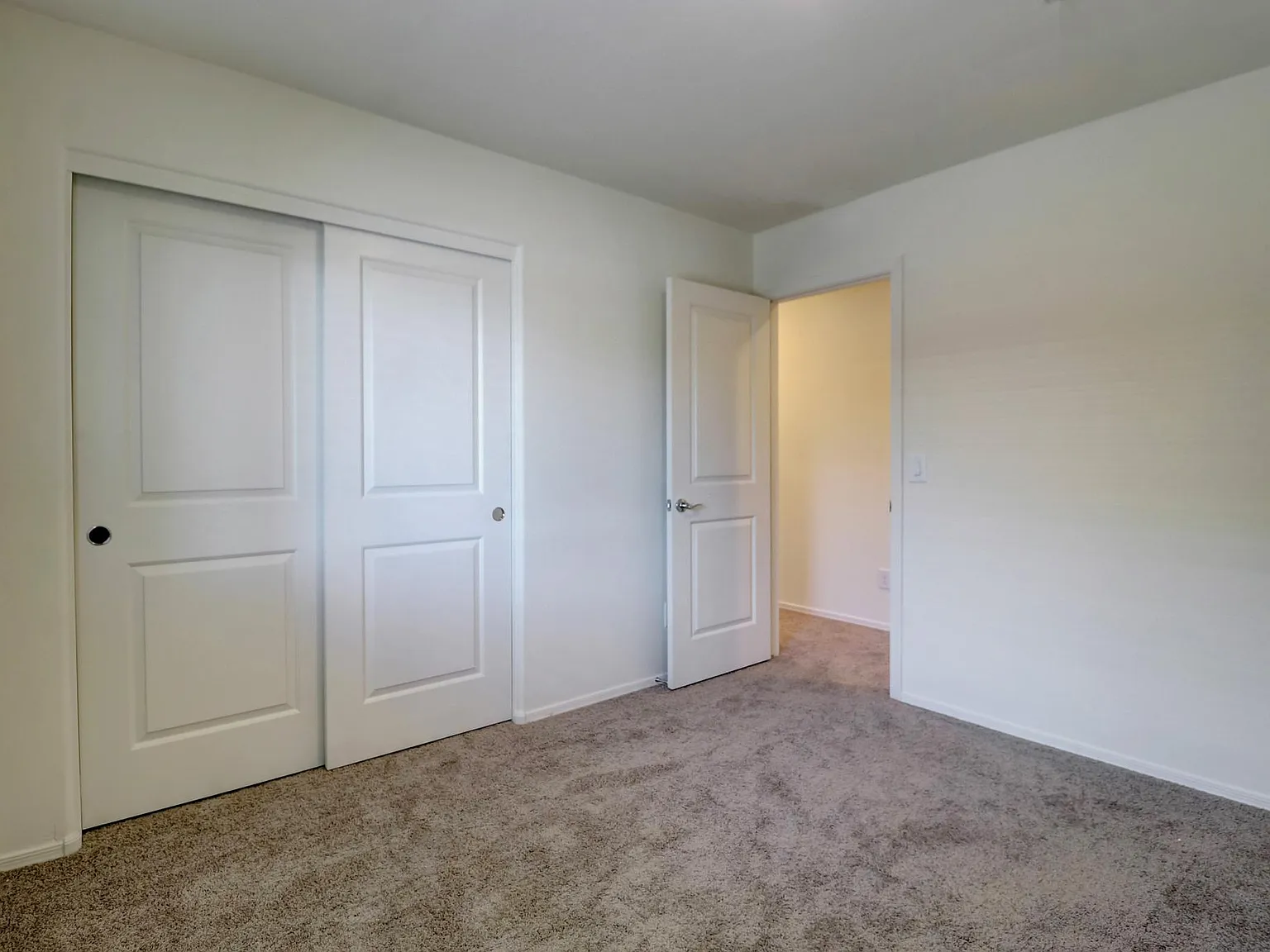 3 bed, 1295 sqft, $1,650 — Photo 3