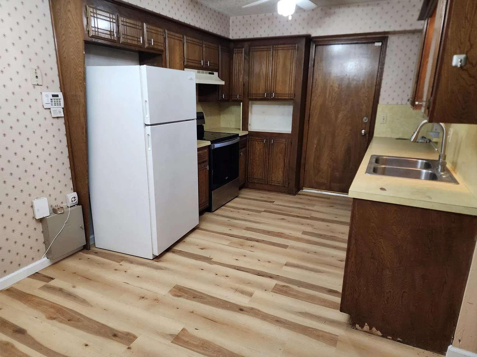 4 bed, 1323 sqft, $1,475 — Photo 4