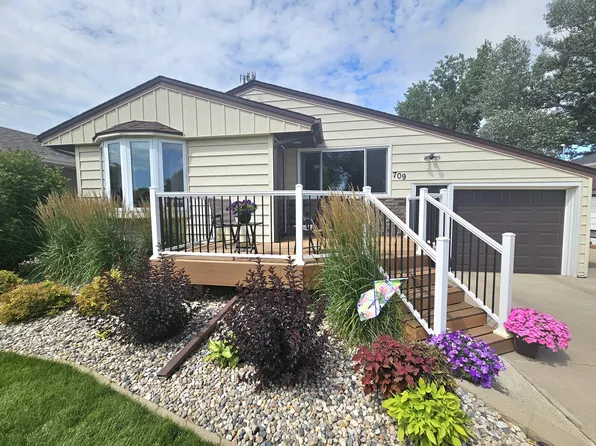 709 N 3rd St, Aberdeen, SD 57401