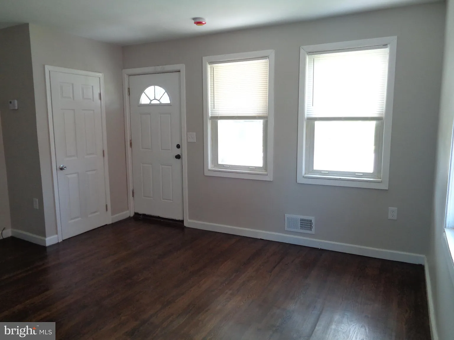 3 bed, 1116 sqft, $2,200 — Photo 4