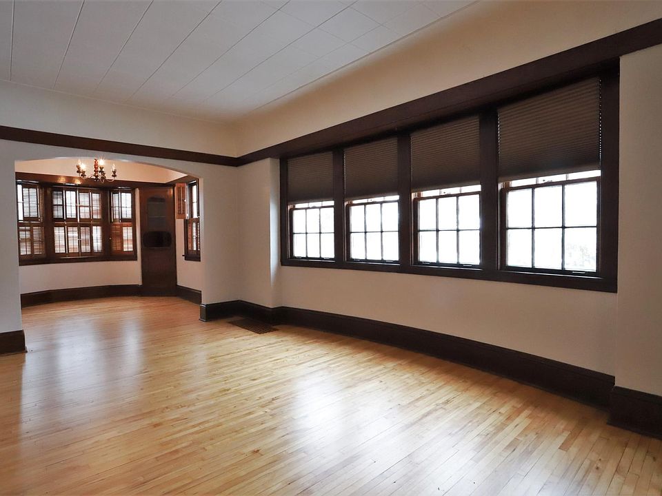 1st image of 3910 E 28th St #3910