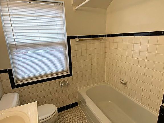 4th image of 5518 Chippewa St APT 2E