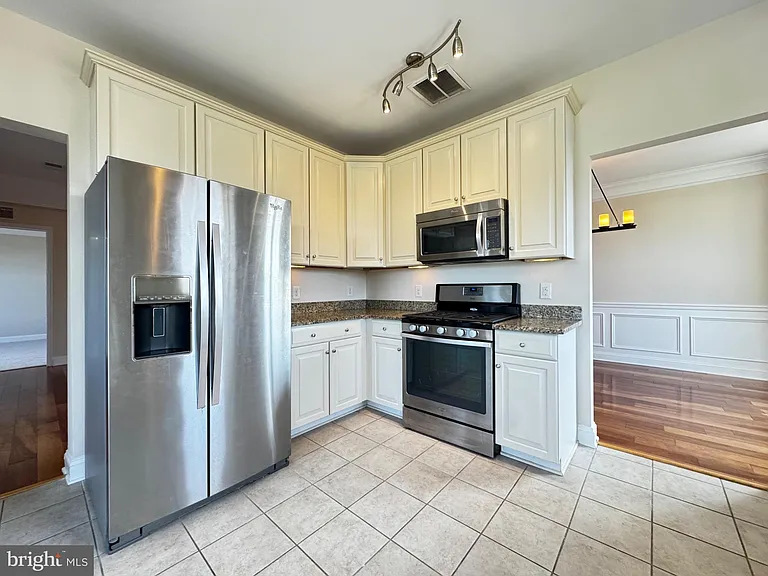 9204 Charleston Dr #303 — Photo 24