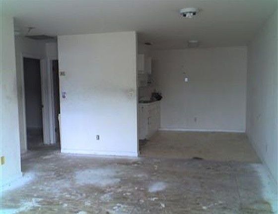2nd image of 3229 Flagler Ave APT 211