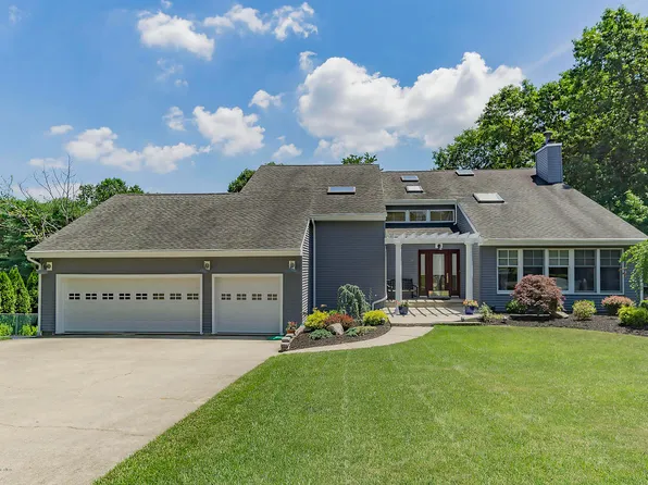 670 Rolling Hills Ct, Brick, NJ 08724