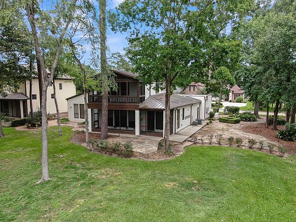 2nd image of 102 Wedgewood Dr W