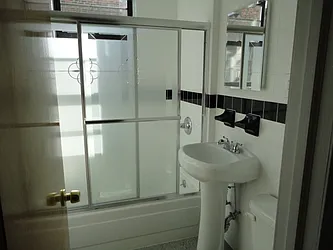 Rented by Aimee Grodanz, LREB