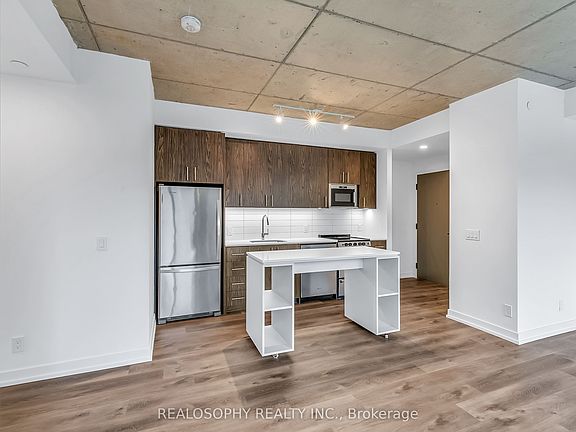 3rd image of 115 Larchmount Ave #403
