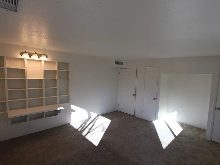 1612 N San Francisco St — Photo 18