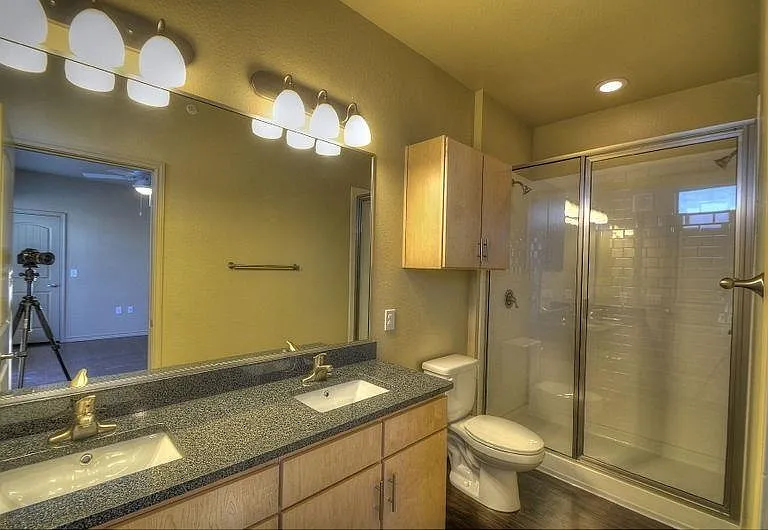 2606 Wilson St — Photo 5