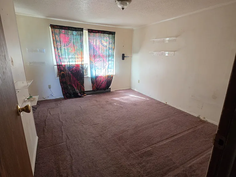 312 N Potomac St — Photo 5